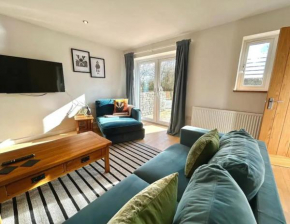 2 - Badger Sett, Modern home with hottub in Norfolk